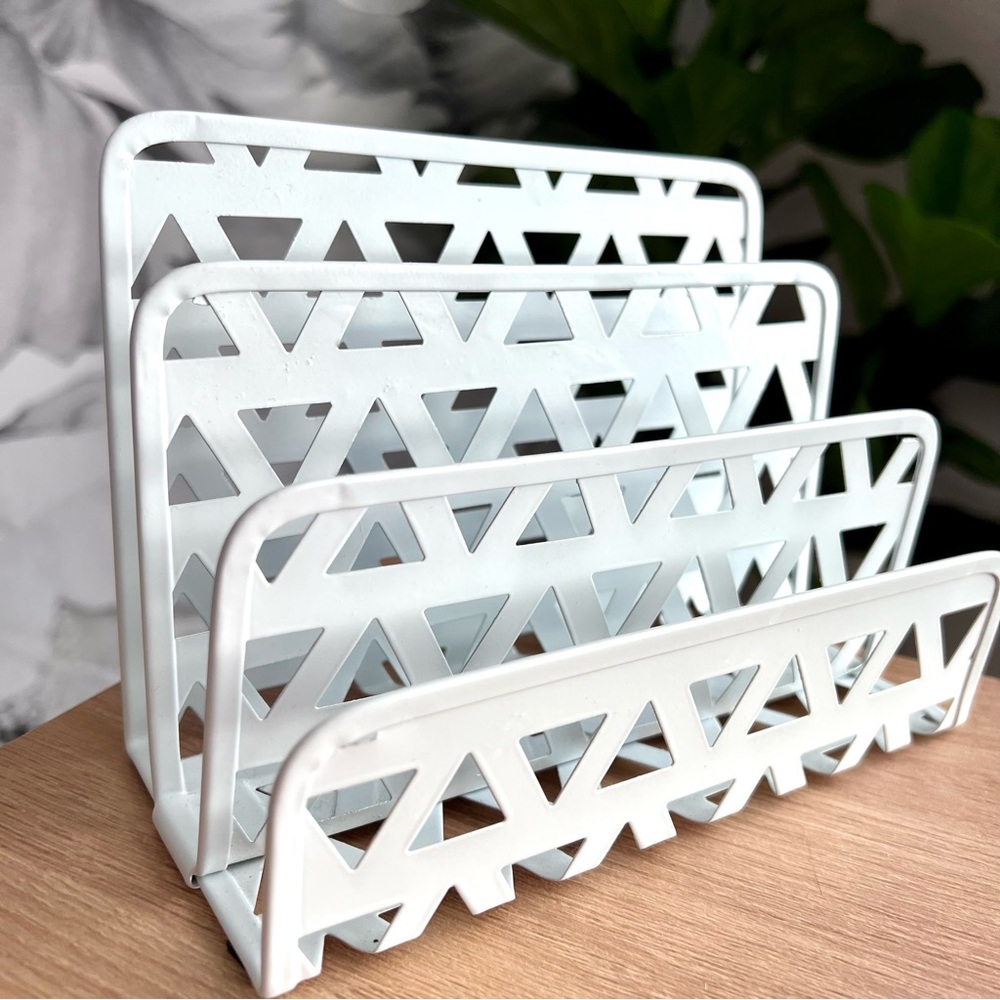 Geometric White Metal Mail Letter Stationary Organizer